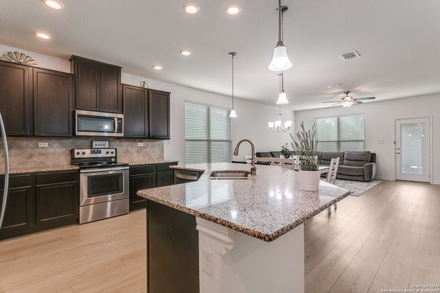 4606 Sebastian Oak, San Antonio, TX 78259