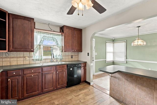 2460 WYNDHURST CT, York, PA 17408