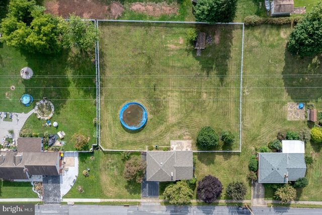 2460 WYNDHURST CT, York, PA 17408