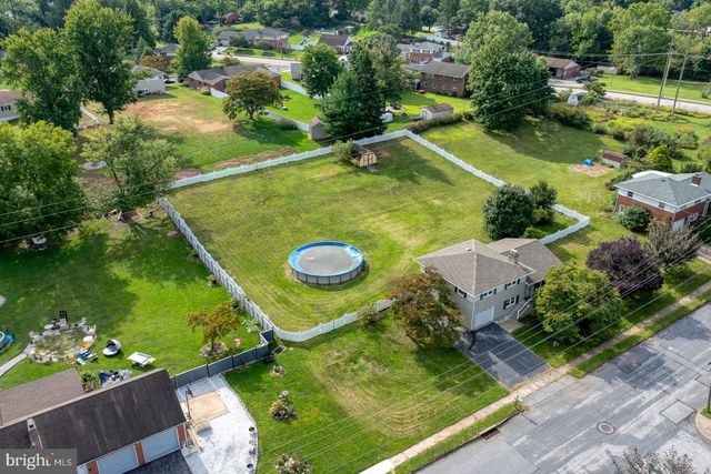 2460 WYNDHURST CT, York, PA 17408