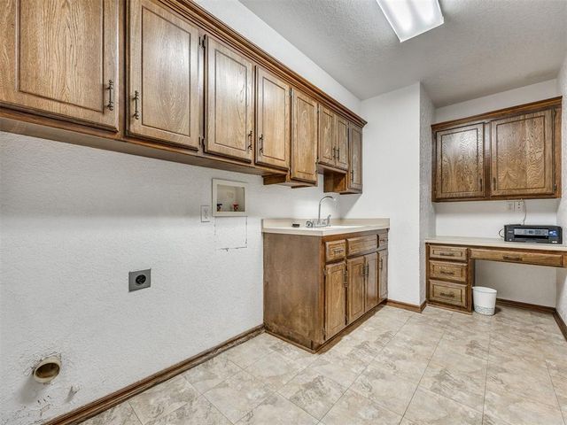 6612 Briarcreek Drive, Oklahoma City, OK 73162