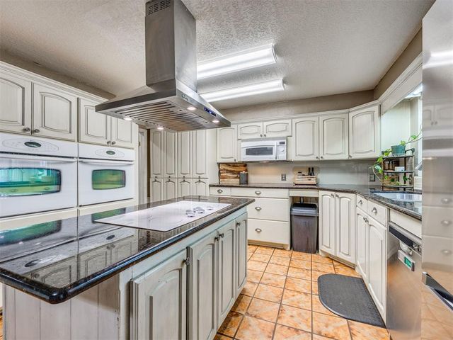 6612 Briarcreek Drive, Oklahoma City, OK 73162