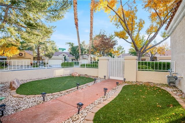 2800 Linkview Drive, Las Vegas, NV 89134