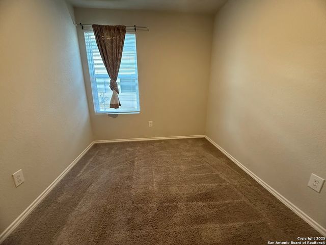 9011 Little Hoss, Converse, TX 78109