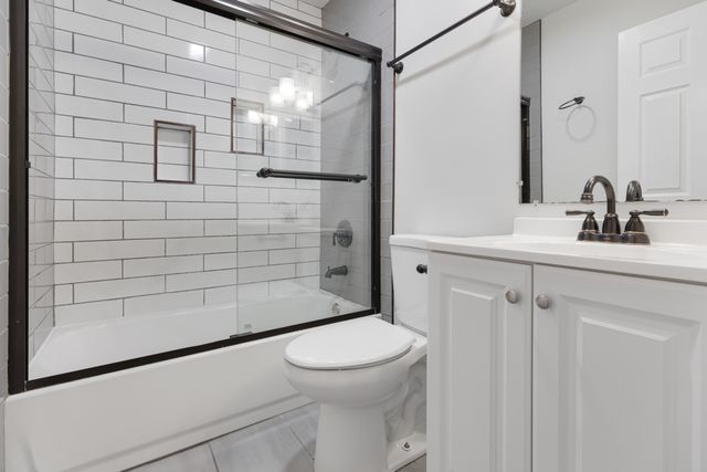 46 Gant Circle A, Streamwood, IL 60107