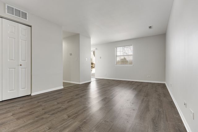 46 Gant Circle A, Streamwood, IL 60107