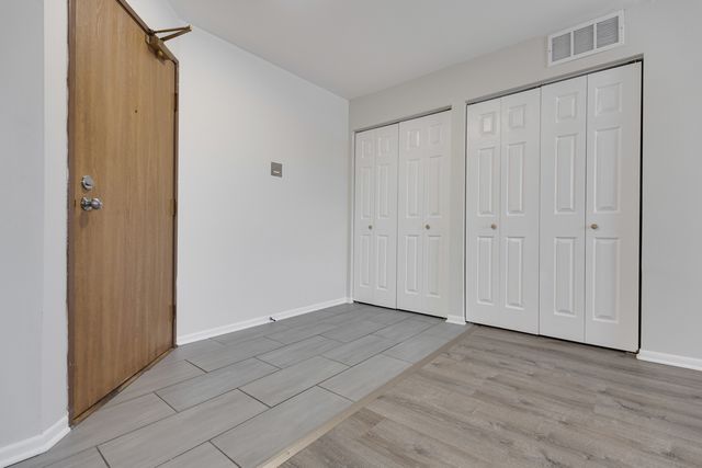 46 Gant Circle A, Streamwood, IL 60107