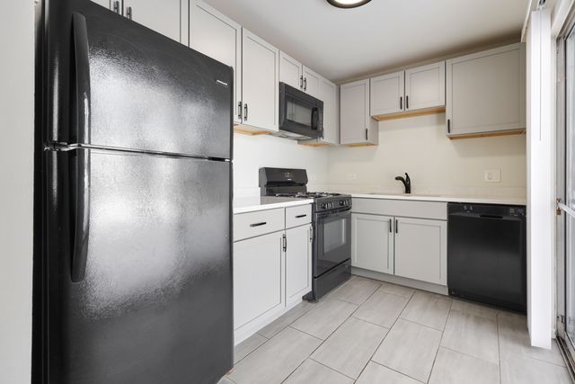 46 Gant Circle A, Streamwood, IL 60107