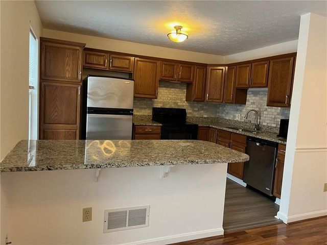 2003 TRAIL SIDE COURT, Jeannette, PA 15644