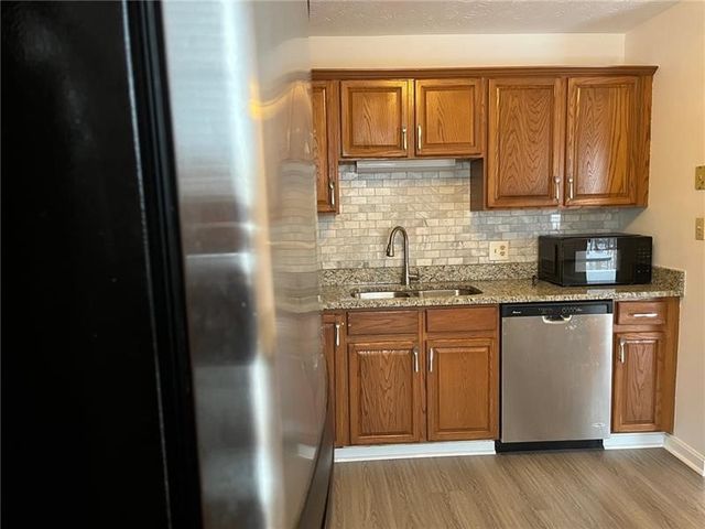 2003 TRAIL SIDE COURT, Jeannette, PA 15644