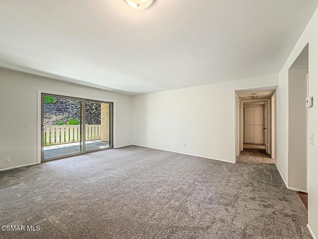 224 Oak Leaf Drive 105, Thousand Oaks, CA 91360