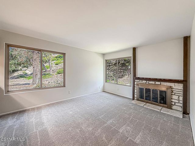 224 Oak Leaf Drive 105, Thousand Oaks, CA 91360