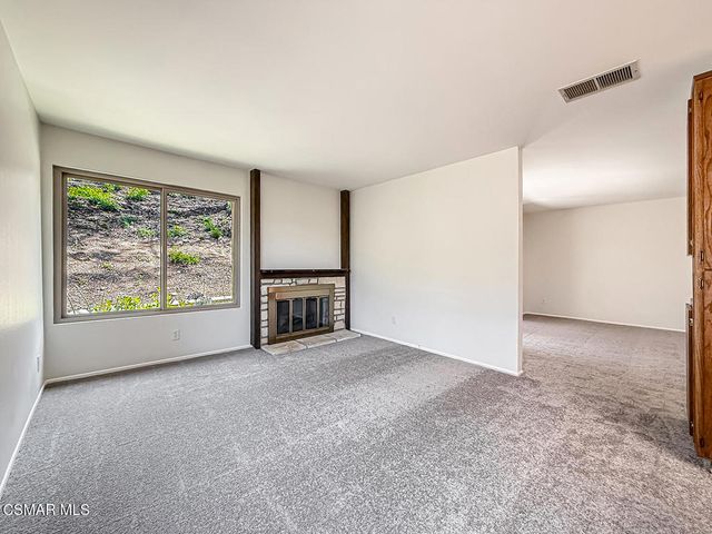 224 Oak Leaf Drive 105, Thousand Oaks, CA 91360