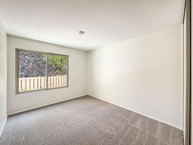 224 Oak Leaf Drive 105, Thousand Oaks, CA 91360