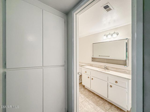 224 Oak Leaf Drive 105, Thousand Oaks, CA 91360