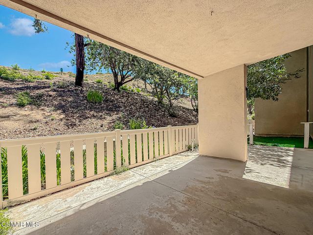224 Oak Leaf Drive 105, Thousand Oaks, CA 91360