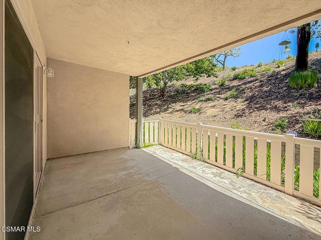 224 Oak Leaf Drive 105, Thousand Oaks, CA 91360