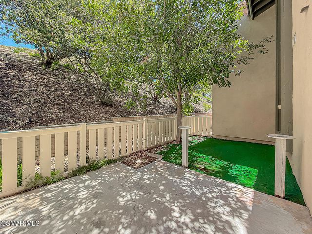 224 Oak Leaf Drive 105, Thousand Oaks, CA 91360