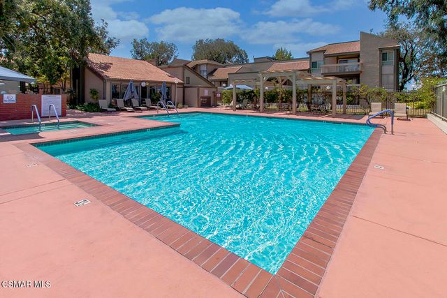224 Oak Leaf Drive 105, Thousand Oaks, CA 91360