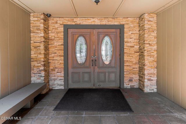 224 Oak Leaf Drive 105, Thousand Oaks, CA 91360