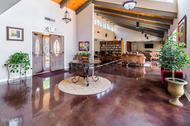 224 Oak Leaf Drive 105, Thousand Oaks, CA 91360