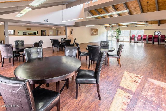 224 Oak Leaf Drive 105, Thousand Oaks, CA 91360