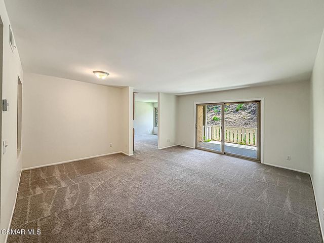 224 Oak Leaf Drive 105, Thousand Oaks, CA 91360