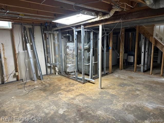 942 Hogarth Avenue, Waterford, MI 48328