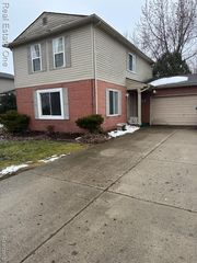 942 Hogarth Avenue, Waterford, MI 48328
