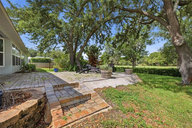 240 N COUNTRY CLUB DRIVE, Crystal River, FL 34429