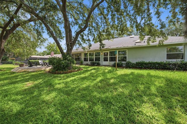 240 N COUNTRY CLUB DRIVE, Crystal River, FL 34429