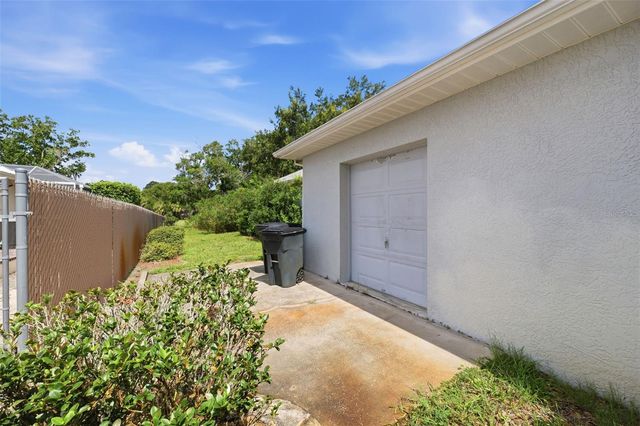 240 N COUNTRY CLUB DRIVE, Crystal River, FL 34429