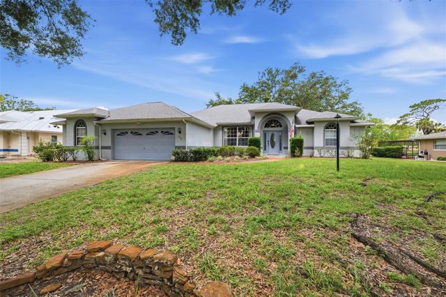 240 N COUNTRY CLUB DRIVE, Crystal River, FL 34429