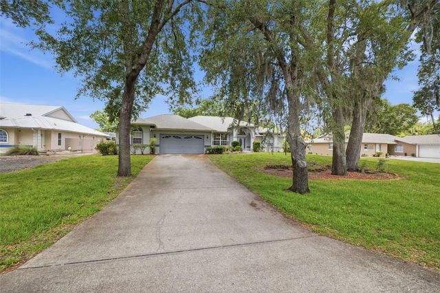 240 N COUNTRY CLUB DRIVE, Crystal River, FL 34429