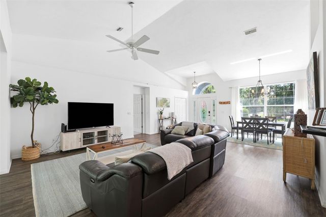 240 N COUNTRY CLUB DRIVE, Crystal River, FL 34429