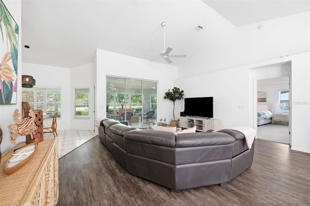 240 N COUNTRY CLUB DRIVE, Crystal River, FL 34429