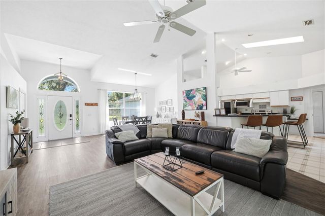 240 N COUNTRY CLUB DRIVE, Crystal River, FL 34429