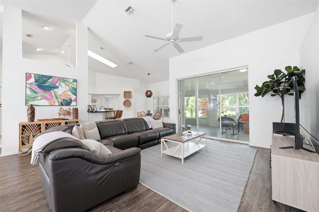 240 N COUNTRY CLUB DRIVE, Crystal River, FL 34429
