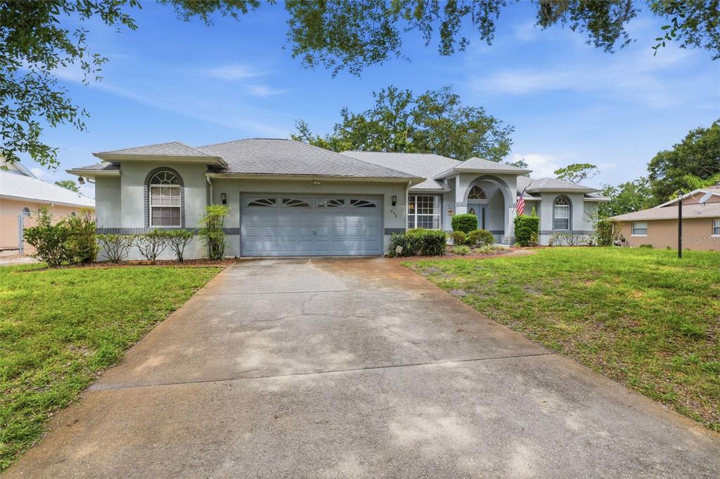 240 N COUNTRY CLUB DRIVE, Crystal River, FL 34429