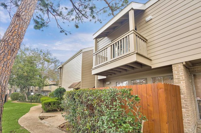 2100 Tanglewilde Street 286, Houston, TX 77063