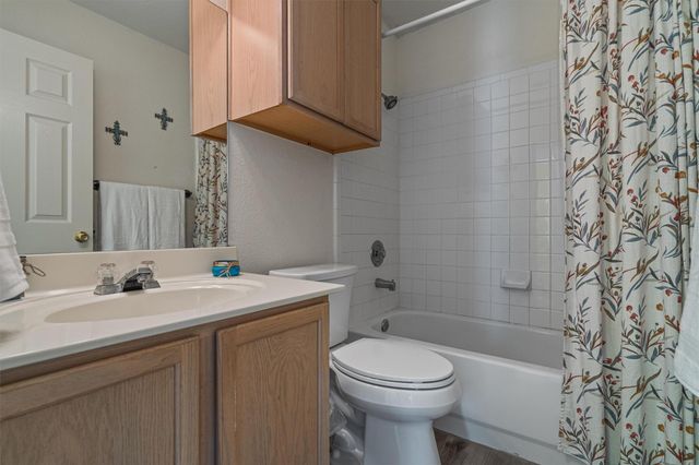 1814 Rosenborough LN N, Round Rock, TX 78665