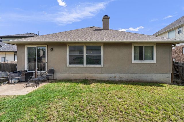 1814 Rosenborough LN N, Round Rock, TX 78665