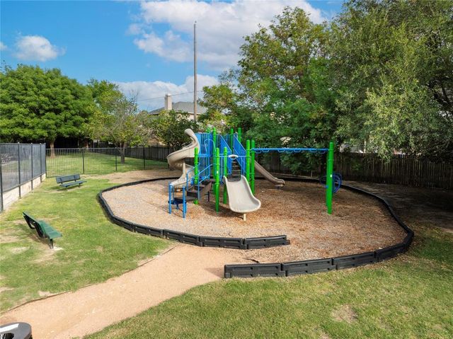 1814 Rosenborough LN N, Round Rock, TX 78665