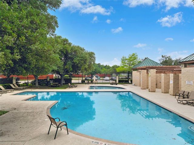 1814 Rosenborough LN N, Round Rock, TX 78665