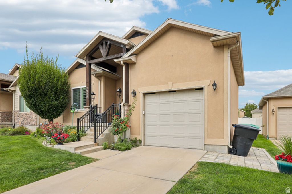 7928 S RANCHHAND RD, West Jordan, UT 84081 — exterior