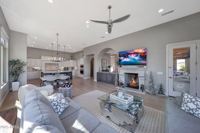 8512 E EAGLE CLAW Drive, Scottsdale, AZ 85266