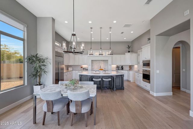 8512 E EAGLE CLAW Drive, Scottsdale, AZ 85266