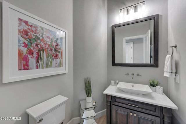 8512 E EAGLE CLAW Drive, Scottsdale, AZ 85266