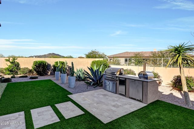 8512 E EAGLE CLAW Drive, Scottsdale, AZ 85266