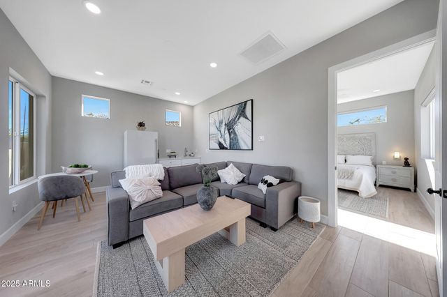 8512 E EAGLE CLAW Drive, Scottsdale, AZ 85266